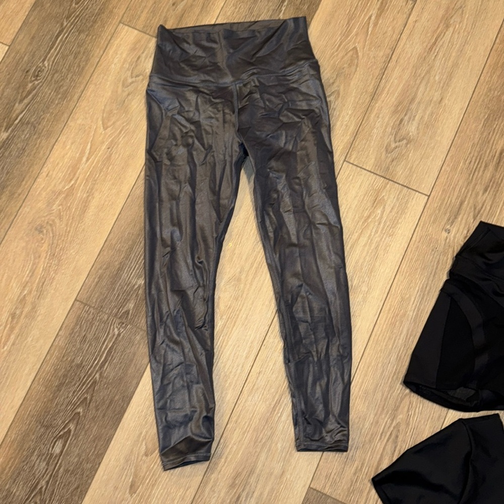 Size medium - shiny silver leggings